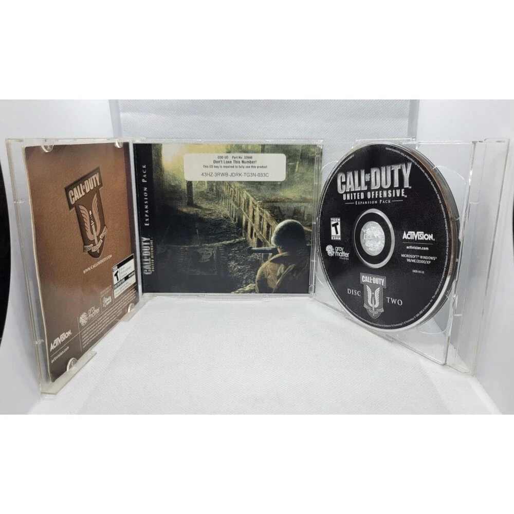 Call of Duty: United Offensive (PC, 2004) Expansion Pack 2-Disc CD-ROM Game